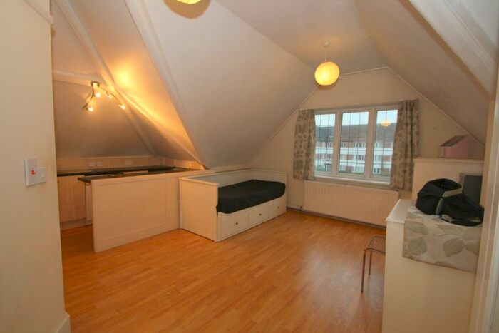 Flat To Rent In Great North Road, Highgate, N6