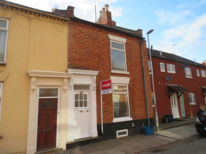 3 Bedroom Terraced House To Rent In Upper Thrift Street, NN1