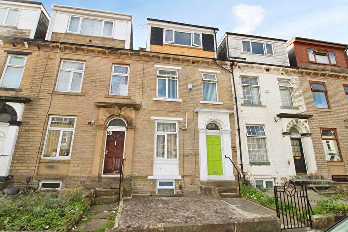 5 Bedroom Terraced House To Rent In Grove Terrace, Bradford, BD7