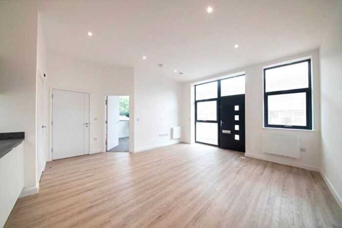 1 Bedroom Flat To Rent In Fairview House, Ashwood Park, Basingstoke, RG23