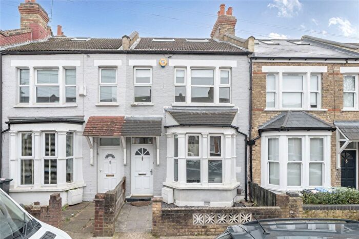 4 Bedroom Terraced House For Sale In Highworth Road, London, N11