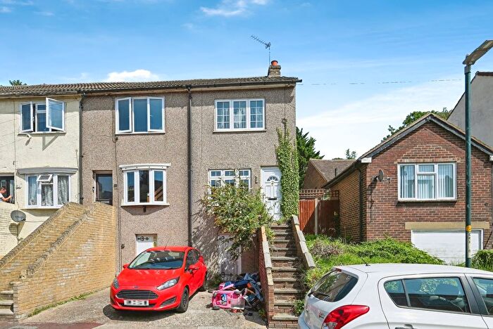 2 Bedroom End Terrace House For Sale In Constitution Road, Chatham, Kent, ME5