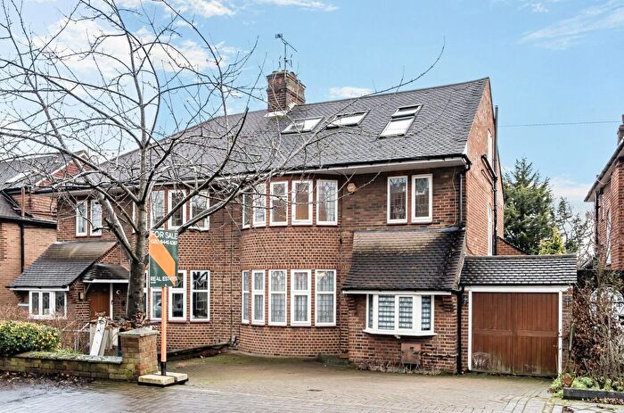 4 Bedroom Semi Detached House For Sale In Northiam, Woodside Park, N12