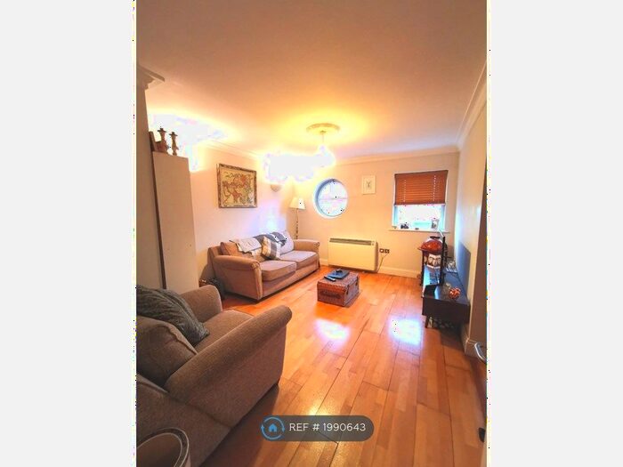 1 Bedroom Flat To Rent In Balham High Road, London, SW17