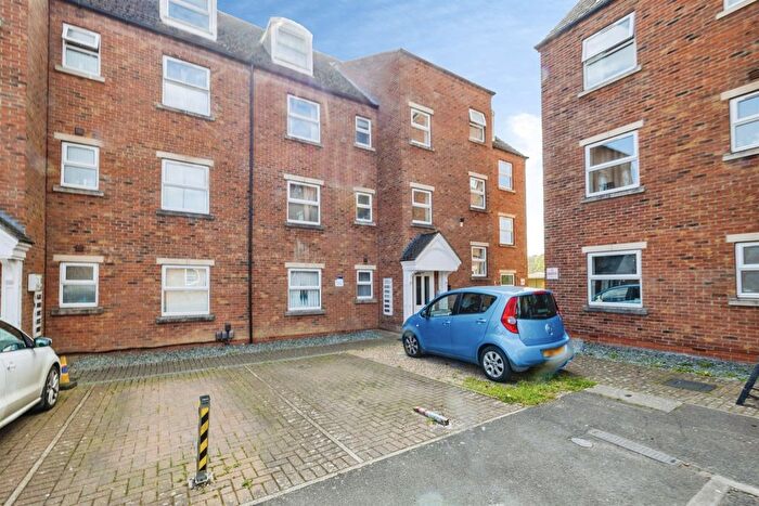 2 Bedroom Flat For Sale In Willow Tree Close, Lincoln, LN5