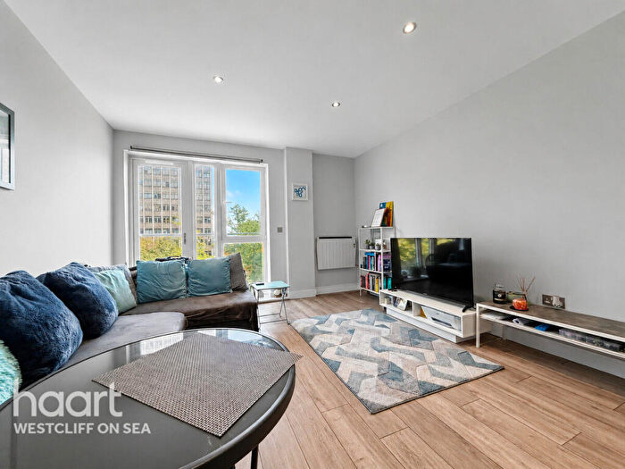 1 Bedroom Apartment For Sale In Victoria Avenue, Southend-on-Sea, SS2