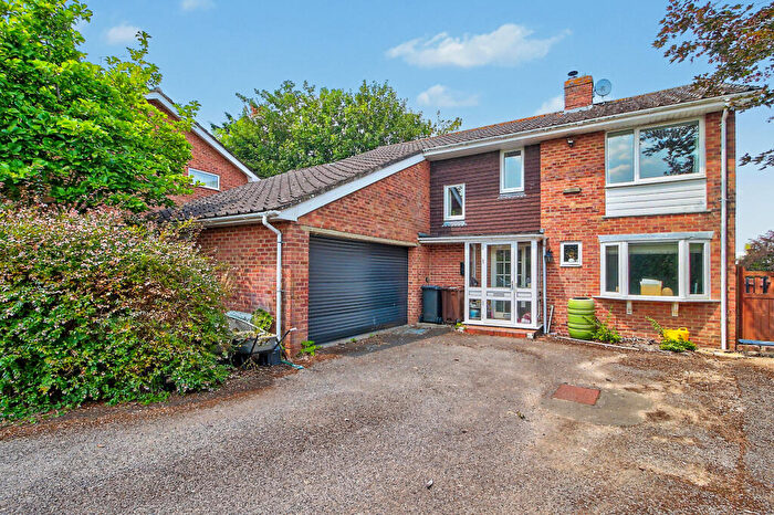 4 Bedroom Detached House For Sale In Warren Drive, Abbotts Ann, Andover, SP11
