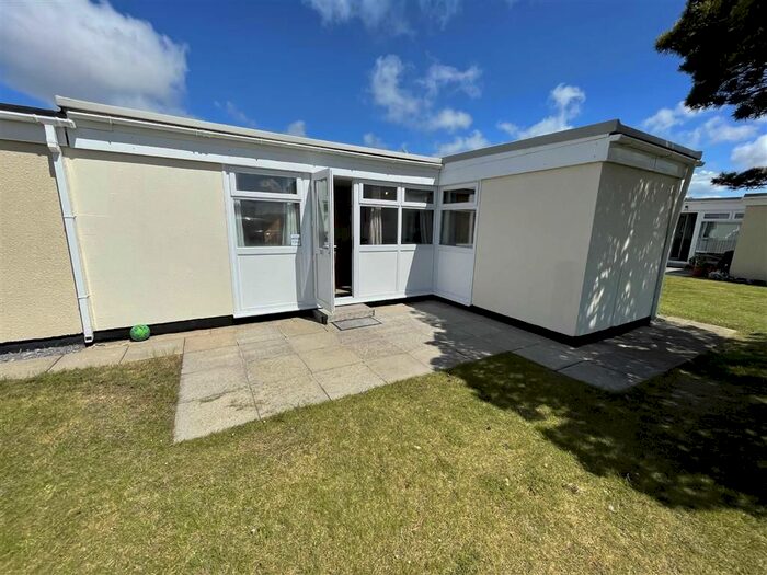 Houses for sale & to rent in SA17 5HQ, Carmarthen Bay Holiday Park, St