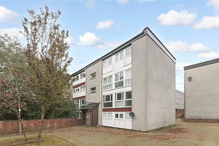 3 Bedroom Flat For Sale In Glenacre Road, Cumbernauld, Glasgow, North Lanarkshire, G67