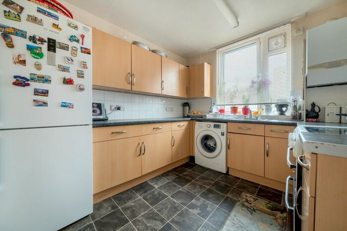 2 Bedroom Flat To Rent In Ann Street, London, SE18