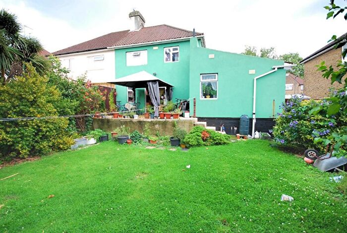 4 Bedroom Semi-Detached House For Sale In Conduit Way, Neasden, London, NW10