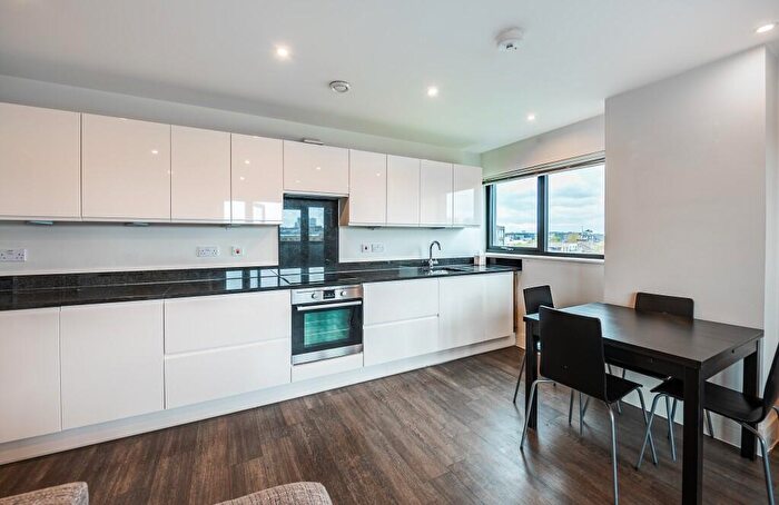 2 Bedroom Flat To Rent In George Row, London, SE16