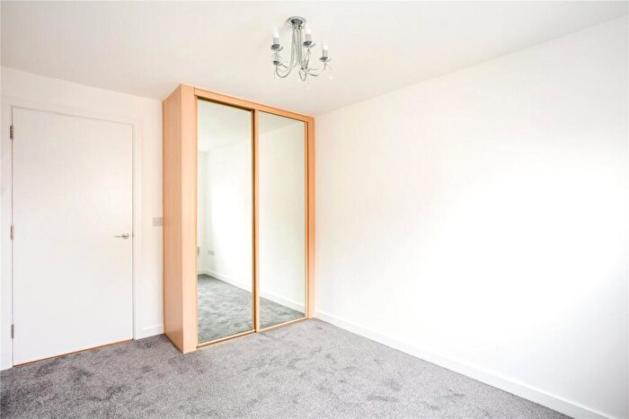 2 Bedroom Flat To Rent In Chertsey House, Bridge Wharf, Chertsey, KT16