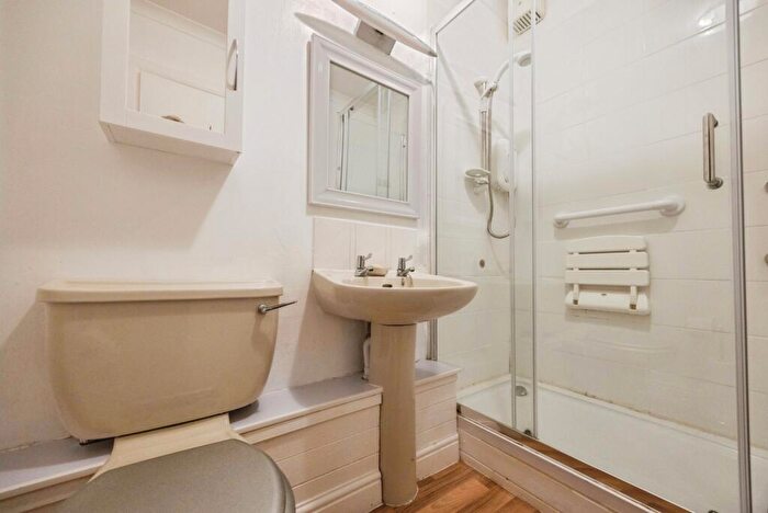 2 Bedroom Flat For Sale In Eskview Grove, Dalkeith, Midlothian, EH22