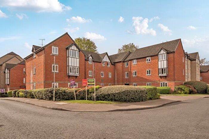 2 Bedroom Apartment For Sale In Rembrandt Way, Reading, RG1