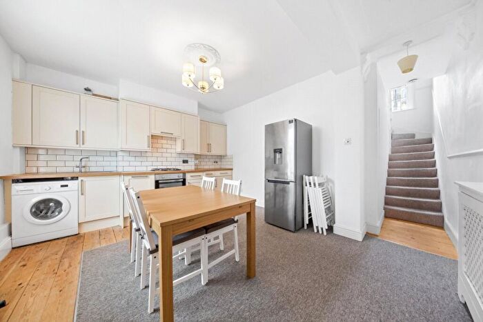 1 Bedroom Maisonette To Rent In Rochester Road, Camden, NW1