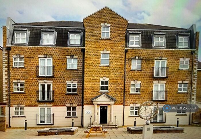 2 Bedroom Flat To Rent In Brook Square, London, SE18