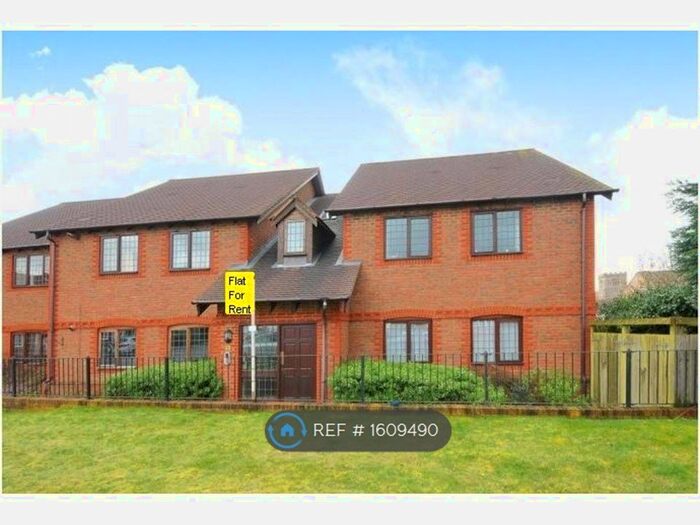 2 Bedroom Flat To Rent In Meadow Close, Thatcham, RG19