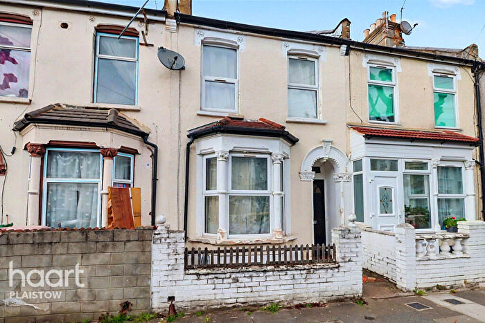 3 Bedroom Terraced House For Sale In Waghorn Road Upton Park, London, E13