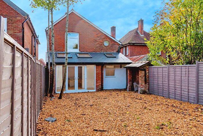 3 Bedroom Semi Detached House For Sale In Winchester Road, Southampton, Hampshire, SO16
