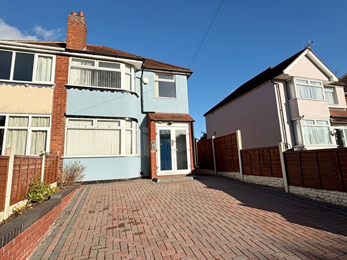 3 Bedroom Semi Detached House For Sale In Acheson Road, Shirley, B90