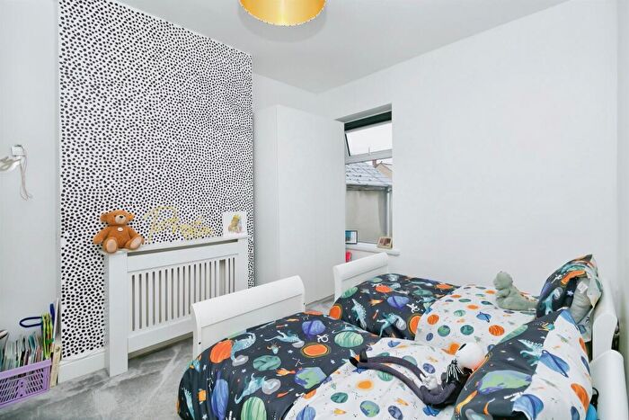 3 Bedroom Terraced House For Sale In Dock View Road, Barry, CF63