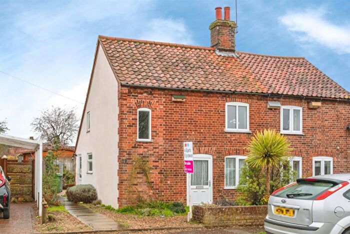 2 Bedroom Character Property For Sale In Cawston Road, Aylsham, Norwich, NR11