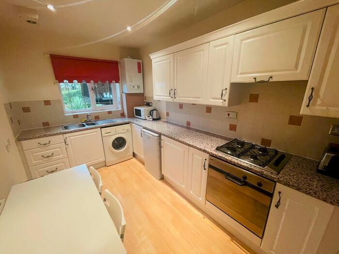 2 Bedroom Flat To Rent In Robinson Court, Kimberworth Road S61