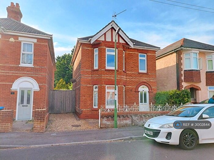 5 Bedroom Detached House To Rent In Evelyn Road, Bournemouth, BH9