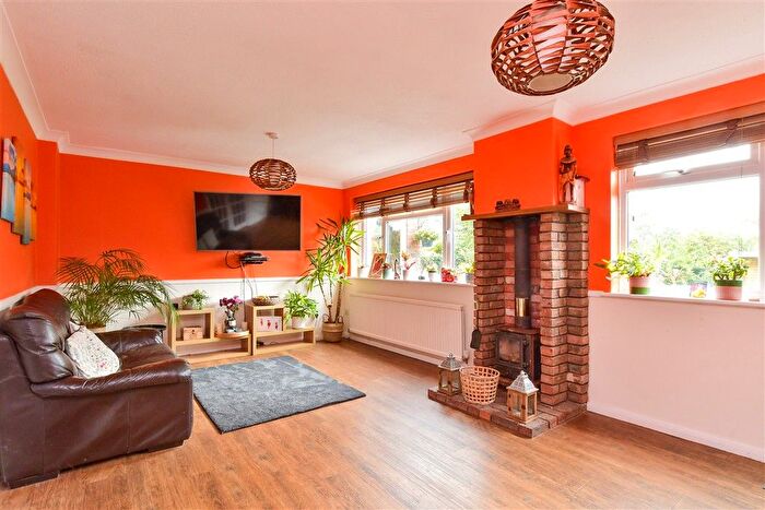 4 Bedroom Link Detached House For Sale In Cooksbridge, Lewes, East Sussex, BN8