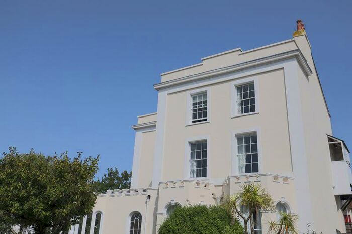 2 Bedroom Flat To Rent In Regents Park, Exeter, EX1