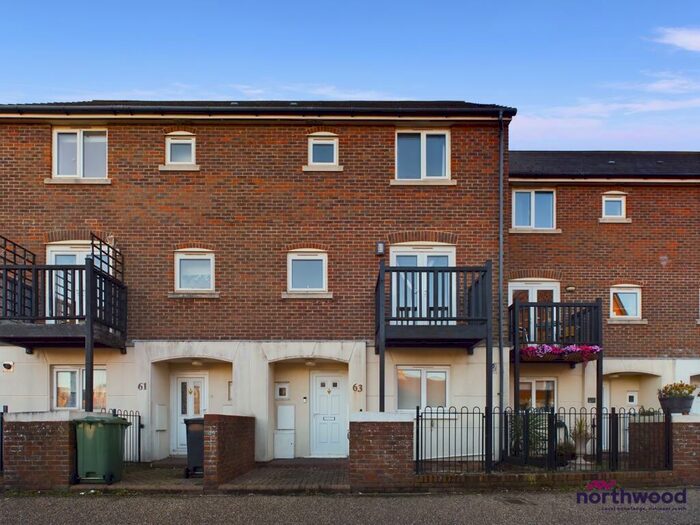 3 Bedroom Terraced House To Rent In Santa Cruz Drive, Sovereign Harbour South, Eastbourne, BN23