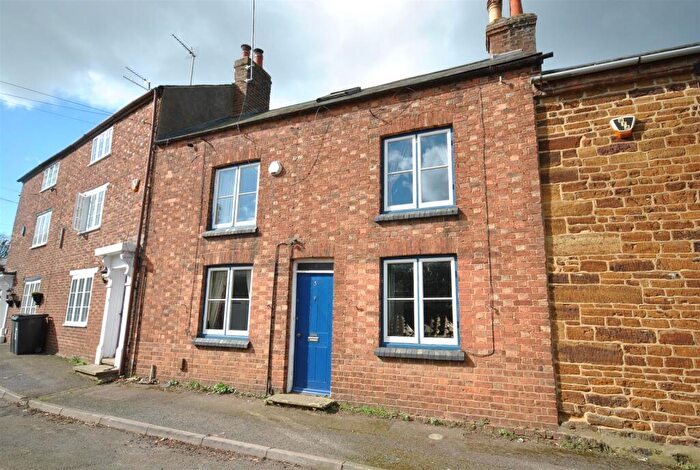 3 Bedroom Terraced House For Sale In Coldstream Lane, Hardingstone, Northampton, NN4