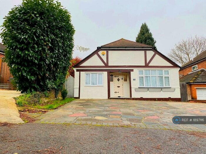 4 Bedroom Bungalow To Rent In Court Road, Orpington, BR6