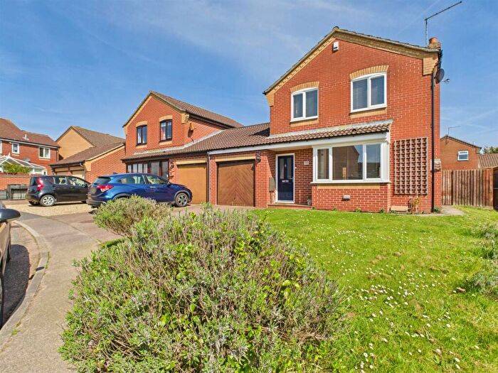 3 Bedroom Link Detached House For Sale In Ethel Tipple Drive, Aylsham, Norwich, NR11
