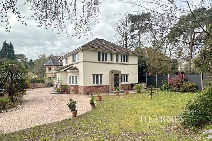 4 Bedroom Detached House For Sale In Bournewood Drive, Bournemouth, BH4