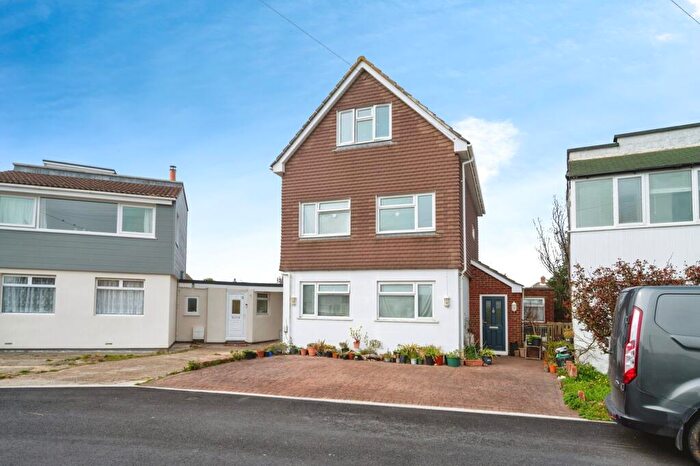 4 Bedroom Detached House For Sale In Sandy Beach Estate, Hayling Island, Hampshire, PO11