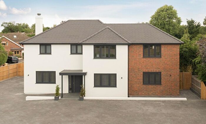 4 Bedroom Detached House For Sale In Speen Lane, Newbury, RG14