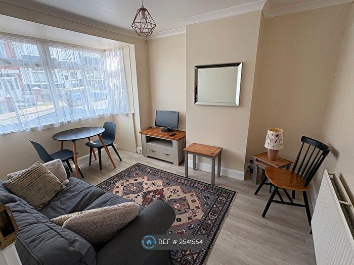 1 Bedroom Maisonette To Rent In Milner Road, Brighton, BN2