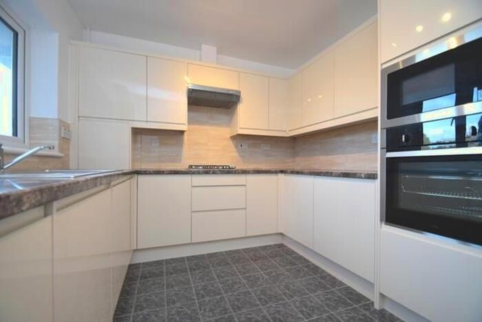 2 Bedroom Flat To Rent In Eastbury Avenue, Northwood, HA6