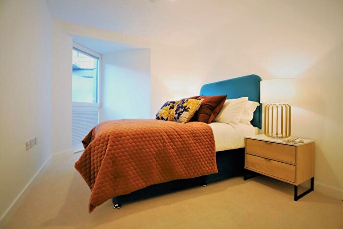 2 Bedroom Apartment To Rent In The Filaments, Salford Salford, M3