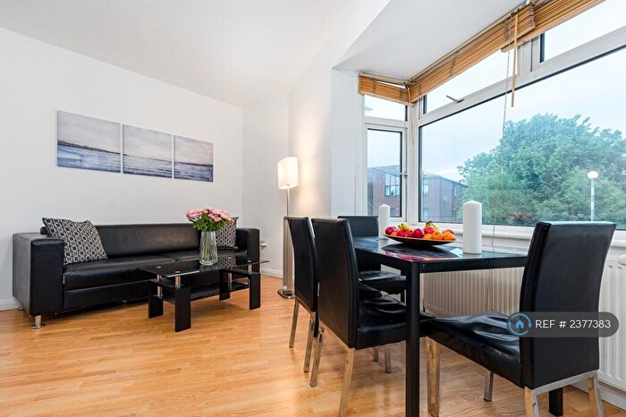 2 Bedroom Flat To Rent In Henley Court, London, NW4