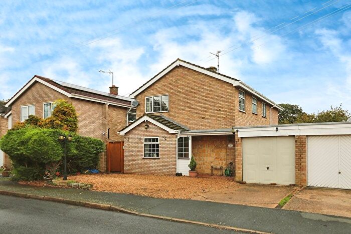 4 Bedroom Detached House For Sale In Helens Close, Ramsey, Huntingdon, PE26