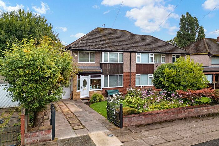 3 Bedroom Semi-Detached House For Sale In Lyndhurst Avenue, Liverpool, L18
