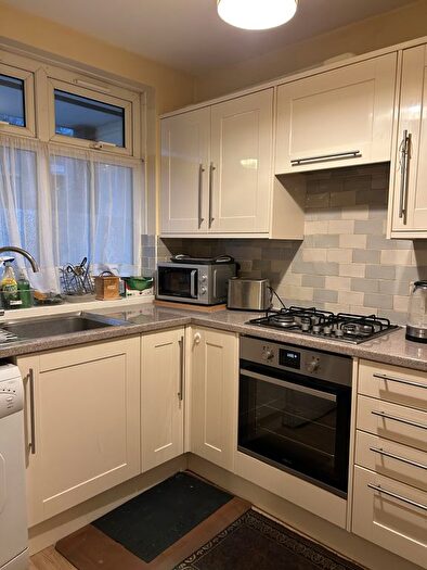 1 Bedroom Flat To Rent In Silchester Road, London, W10