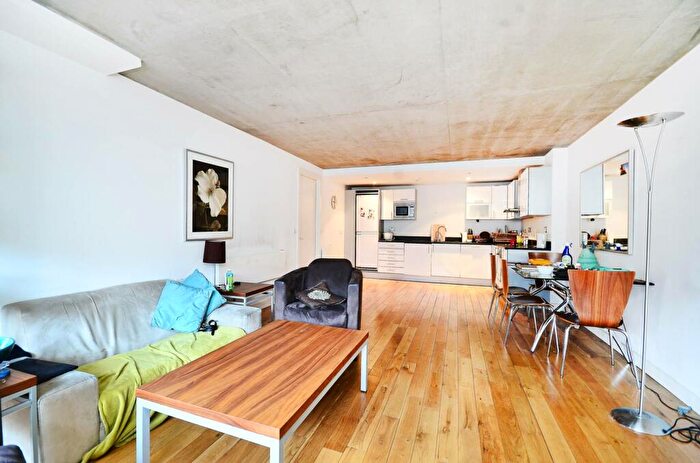 3 Bedroom Flat To Rent In Drummond Street, Euston, London, NW1