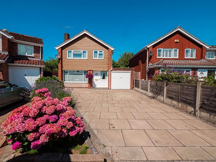 3 Bedroom Detached House For Sale In Somerset Drive, Ainsdale, Southport, Merseyside, PR8