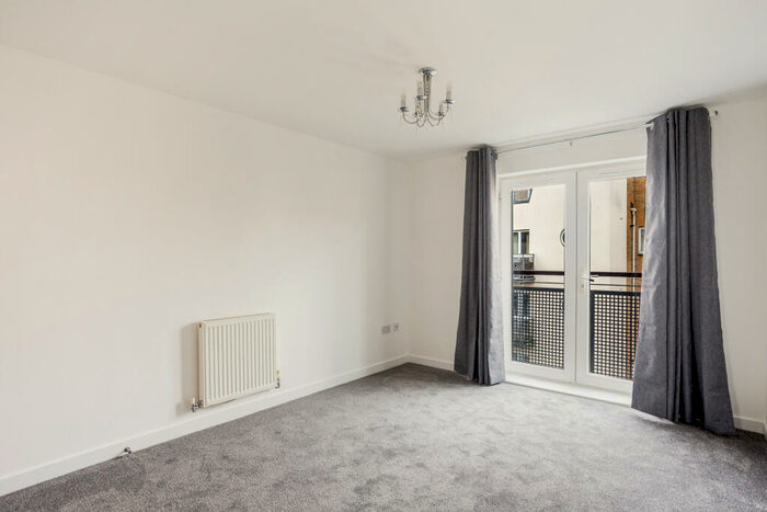 2 Bedroom Apartment To Rent In Bridge Wharf, Chertsey, KT16