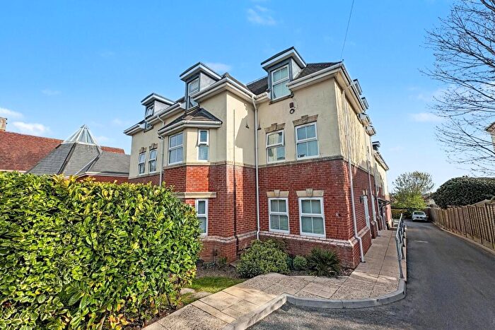 2 Bedroom Flat For Sale In Southbourne, BH6