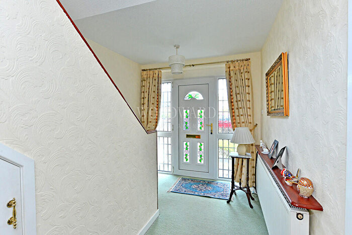 3 Bedroom Detached House For Sale In Lyncroft Avenue, Ripley, DE5